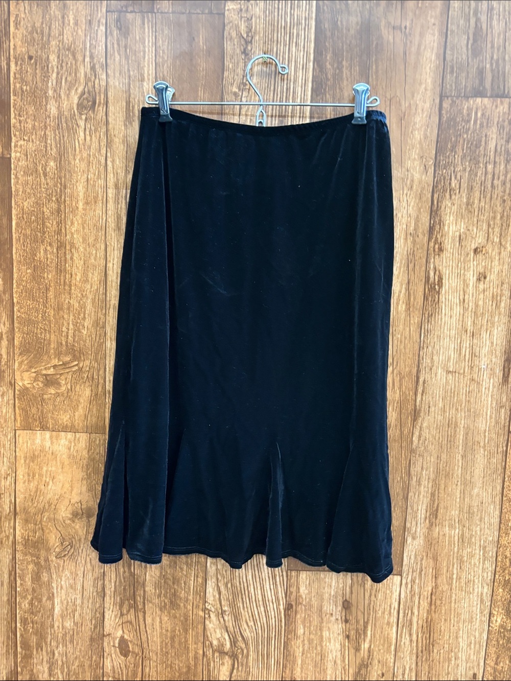 NWT Notations Classic Black Velvet Midi Skirt